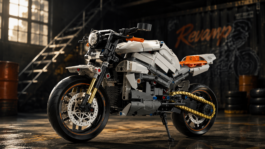 Three Accents, One Retro Naked Bike — Silver, Gold and Orange at 1:8 BR60508
