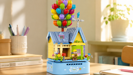 BR60504 Balloon Cottage Rotating Music Box: 637-Piece 360° Brick Build with Music - BrickRoyal