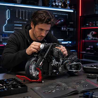 1:5 Matte-Black Custom Cruiser Motorcycle Building Kit