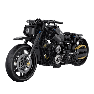 BR60502 1:8 blacked-out cruiser motorcycle kit, 538 pcs: exposed geartrain, gold drive chain & moving piston engine. Static adult collectible.