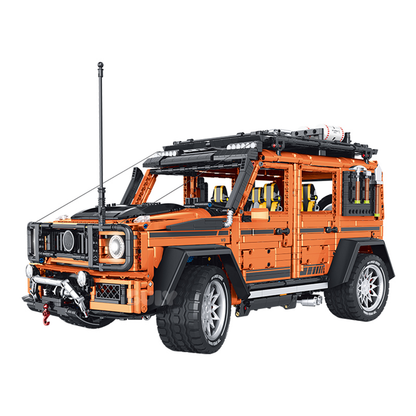 A 3,914-piece 1:8 metallic-orange off-road explorer SUV with roof rack, winch and simulated engine. Static display, RC-upgradeable with lift chassis & LED lights. Collectible, 14+.
